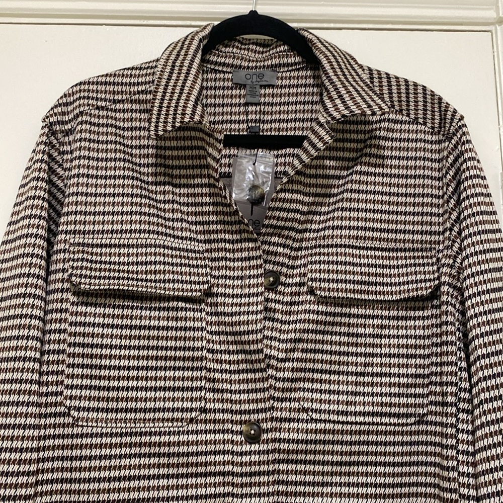 One by Chapter One Light Weight Shacket - Picture 2 of 7